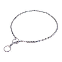 collar-cadena-plateado-ibanez-exposicion